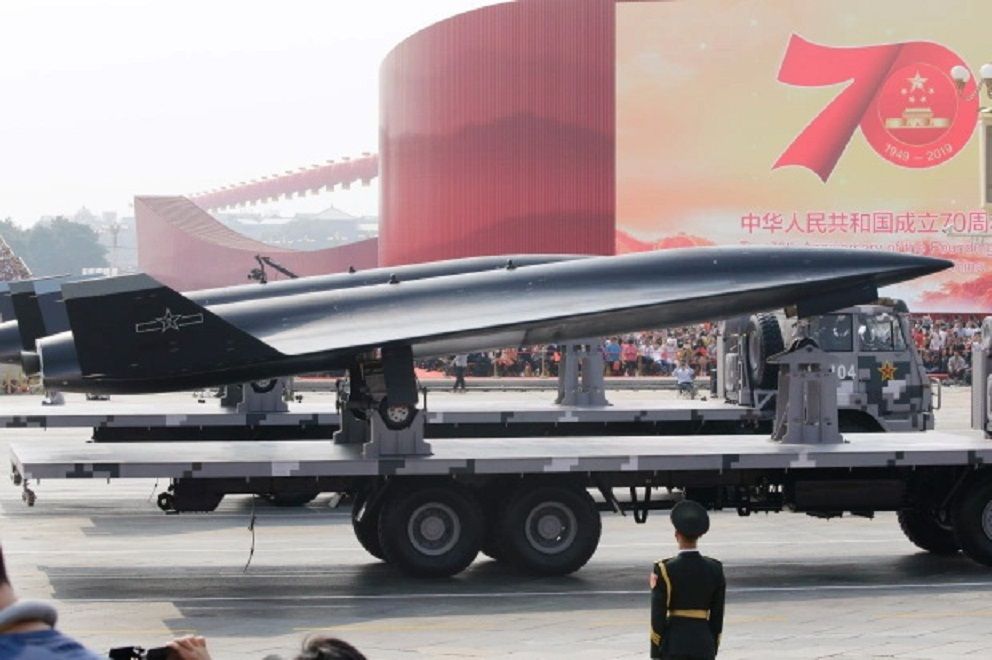 Drone supersonik WZ-8 tampil dalam parade militer yang menandai peringatan 70 tahun berdirinya Republik Rakyat Tiongkok./