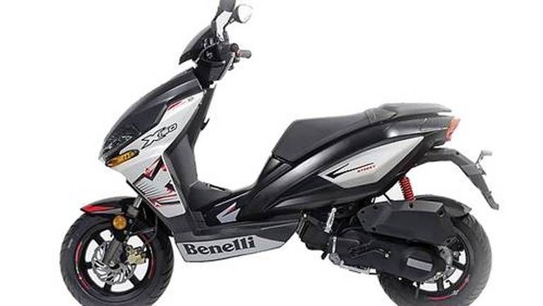 Skutik Benelli X150 2023