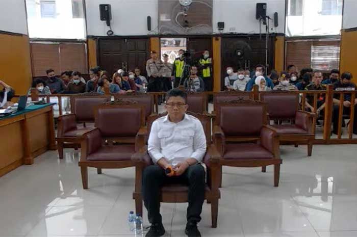 Ferdy Sambo menjalani persidangan di Pengadilan Negeri (PN) Jakarta Selatan atas kasus dugaan pembunuhan berencana terhadap Brigadir J.