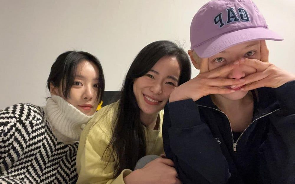 Lim Ji Yeon mengunggah foto di Instagramnya bersama para pemain The Glory
