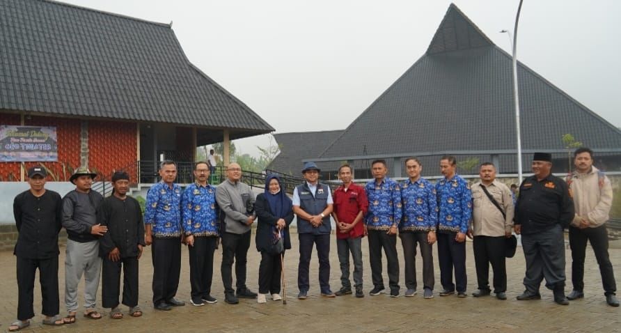 Kepala Dinas Pariwisata dan Kebudayaan Provinsi Jawa Barat, Benny Bachtiar melakukan peninjauan ke Pusat Budaya Rancakalong,  Sumedang