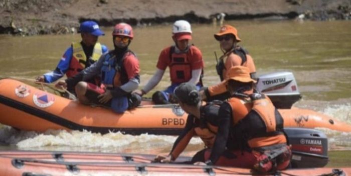 Pencarian korban tenggelam di Sungai Citanduy.*