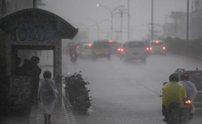 Stay Safe Warga Bandung! Cek Perkiraan Cuaca Buruk di Bandung Hari Ini Selasa 31 Januari 2023