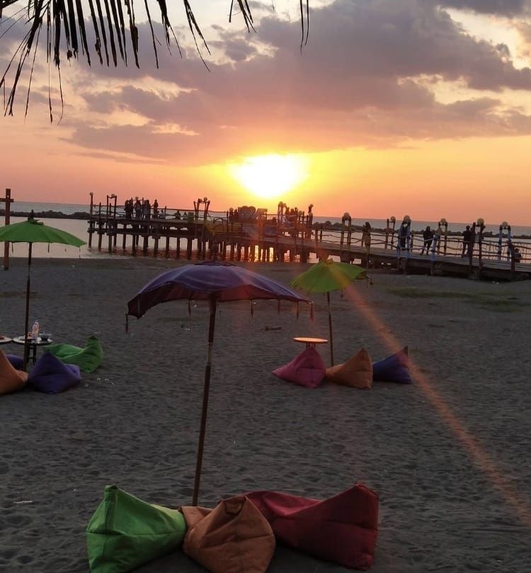Tak Cuma Pantai Losari, Ini Rekomendasi Tempat Hangout Tepi Pantai Sekitar Makassar yang Wajib Kamu Kunjungi