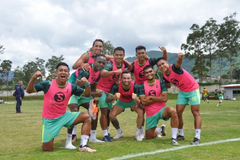 Potret Marc Klok, Febri Hariyadi, Victor Igbonefo dan para pemain Persib Bandung lainnya yang sedang latihan.