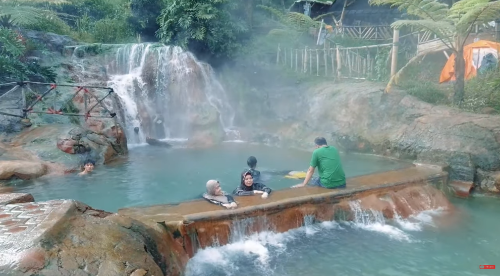 4 tempat wisata alam Bandung yang legendaris, hits sejak dulu dengan panorama instagramable cocok buat liburan.