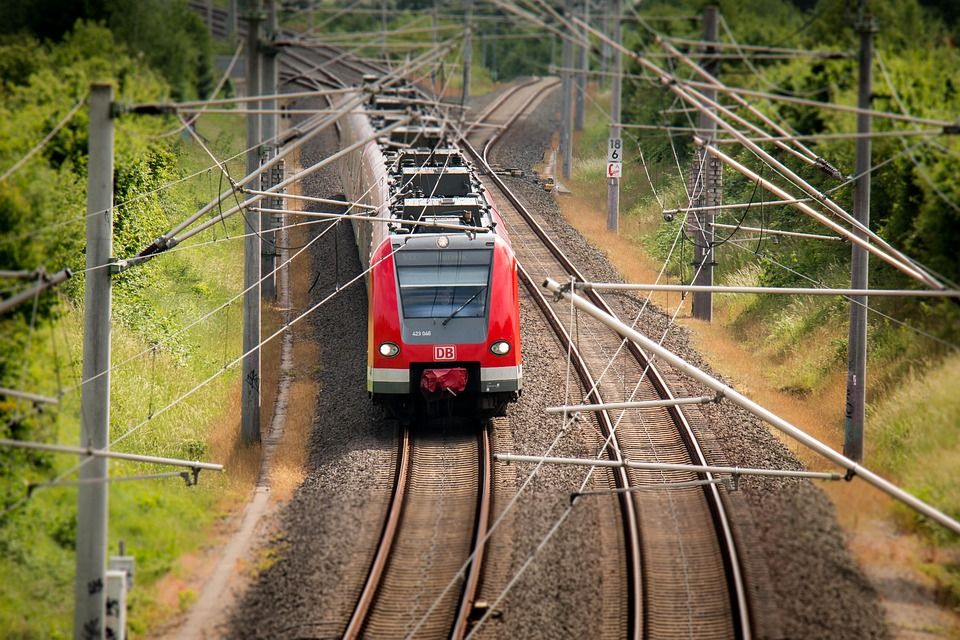 Cara dan tipis beli tiket kereta api tarif khusus terbaru 2023 melalui KAI Access, harga tiket kereta eksekutif murah mulai 30 ribu.