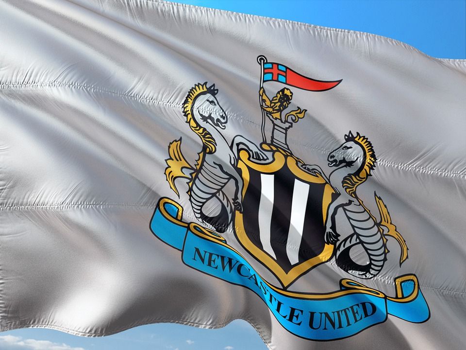 Preview laga Southampton vs Newcastle di semifinal Carabao Cup malam ini 25 Januari 2023, termasuk head to head, jadwal siaran langsung dan link streaming Mola TV.