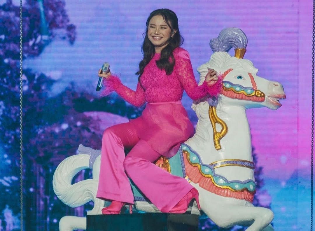 Rossa sosok Diva musik  Pop Indonesia yang populer melalui lagu 'Pudar', 'Tega' , 'Hijrah Cinta' 