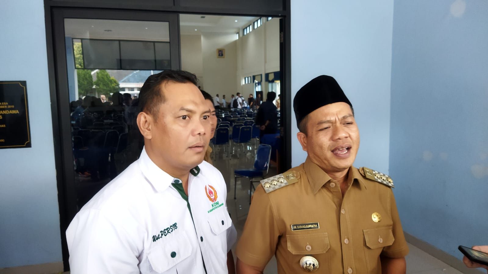 Ketua KONI Kabupaten Bandung periode 2023-2027 Yana Suryana jeung Bupati Bandung Dadang Supriatna.* 