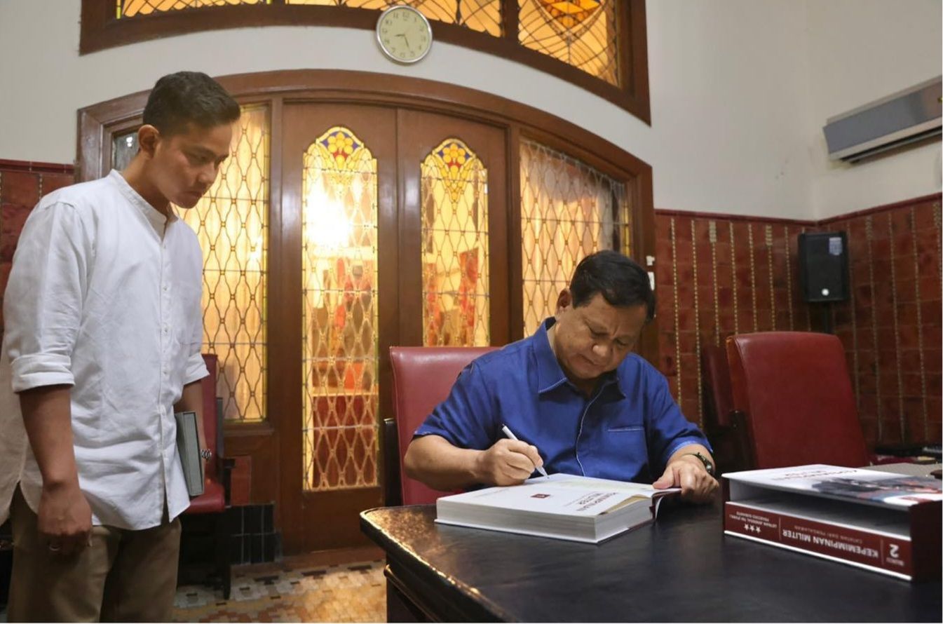 Prabowo Subianto saat bersama Gibran Rakabuming di Kediaman Walikota Solo