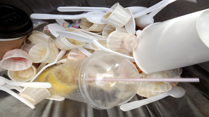 Tempat pembuangan sampah Hongkong dengan cepat kehabisan ruang, dan 30 persen dari total limbah padat kota merupakan limbah makanan