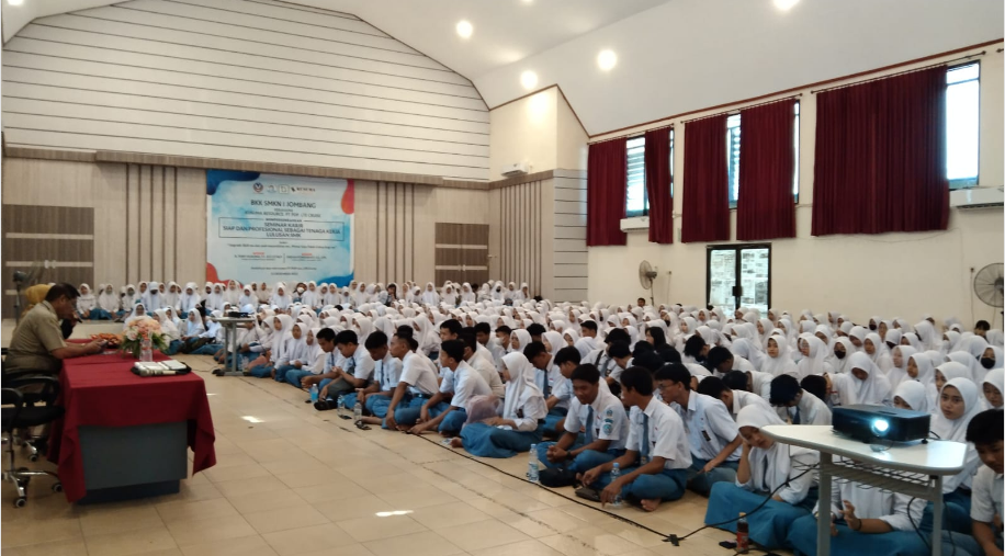 Sekolah Menengah Kejuruan (SMK) Terbaik di Provinsi Jawa Timur, Indonesia.