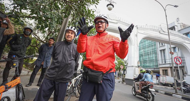 Proses penanaman kabel ke dalam tanah (ducting) di kawasan Dago sudah selesai. Pemkot Bandung lanjutkan ke Jalan Riau.