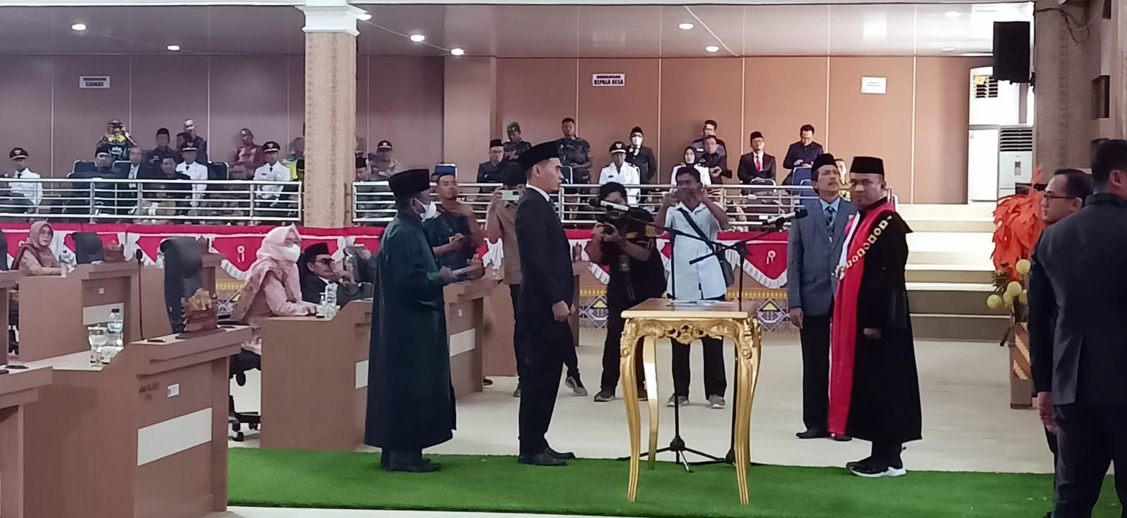 Jon Tanara saat dilantik sebagai wakil ketua I DPRD Kabupaten Mesuji untuk sisa jabatan 2019-2024, Jumat, 27 Januari 2023.