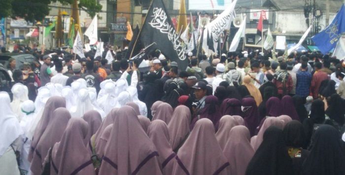 Unjuk rasa bela Al Quran di Kota Tasikmalaya.*