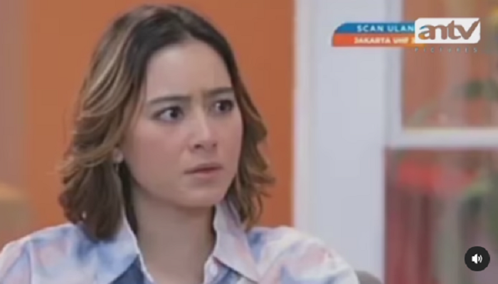 Ariana terlihat kaget ketika Galvin menyatakan kembali perasaannya dan meminta kesempatan kedua.