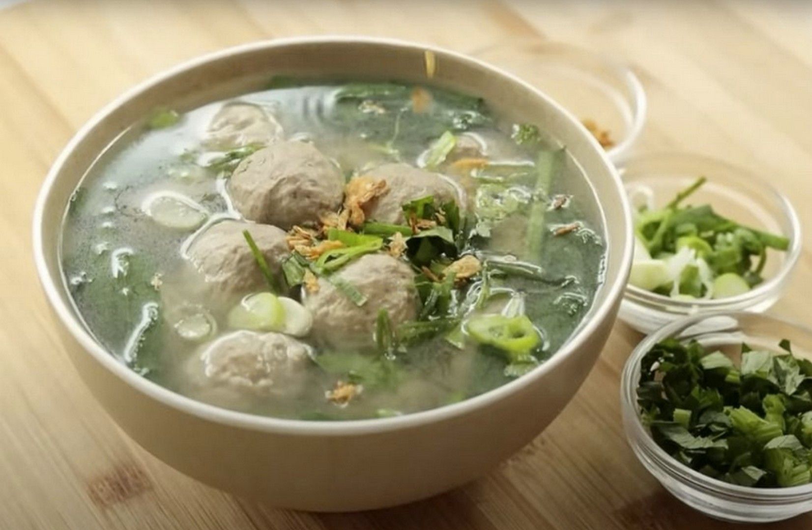 ilustrasi bakso. 5 Destinasi Kuliner Bakso Imperdible di Kota Banjar yang Bikin Lidah Bergoyang dan Ketagihan! /pixabay