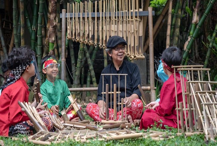 Ilustrasi kesenian tradisional Sunda. Paguyuban Pasundan Banten akan menggelar pertunjukan kesenian dan budaya Sunda di Gedung Juang 45 Kota Serang Banten setiap akhir pekan.