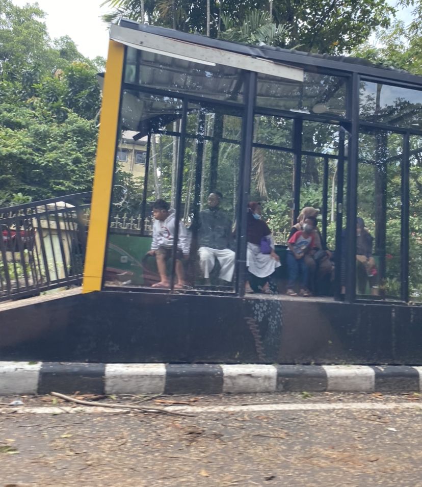 Halte Bus Trans Jatim Alun-alun Sidoarjo