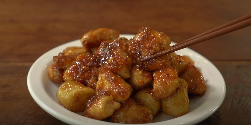 Inilah resep mudah membuat Honey Garlic Chicken, cemilan ayam yang enak ala Korea. Lezat dari cemilan ini nempel di lidah. 