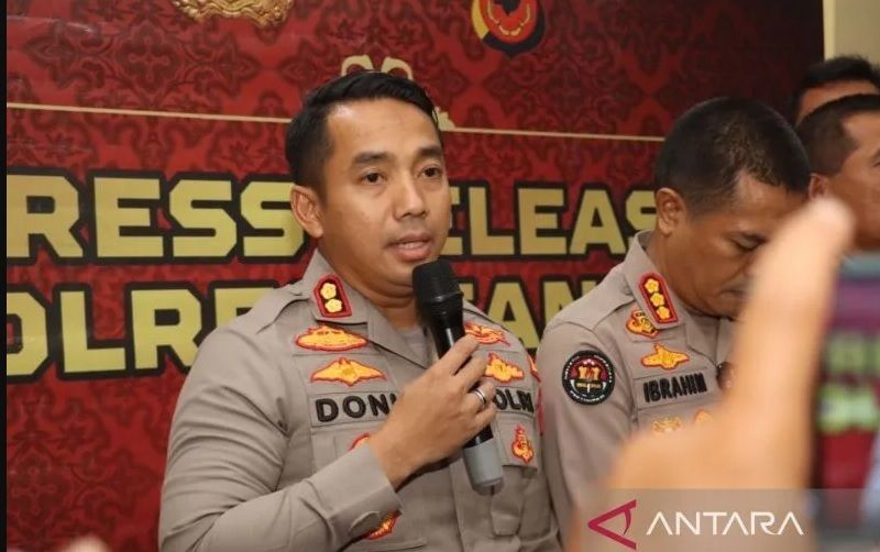 Kapolres Cianjur AKBP Doni Hermawan menjelaskan soal pengemudi sedan mewah yang menyerahkan diri