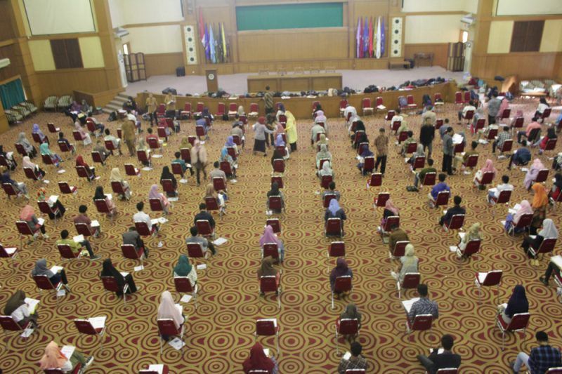 Mahasiswa saat mengikuti jalur masuk UIN Syarif Hidayatullah.
