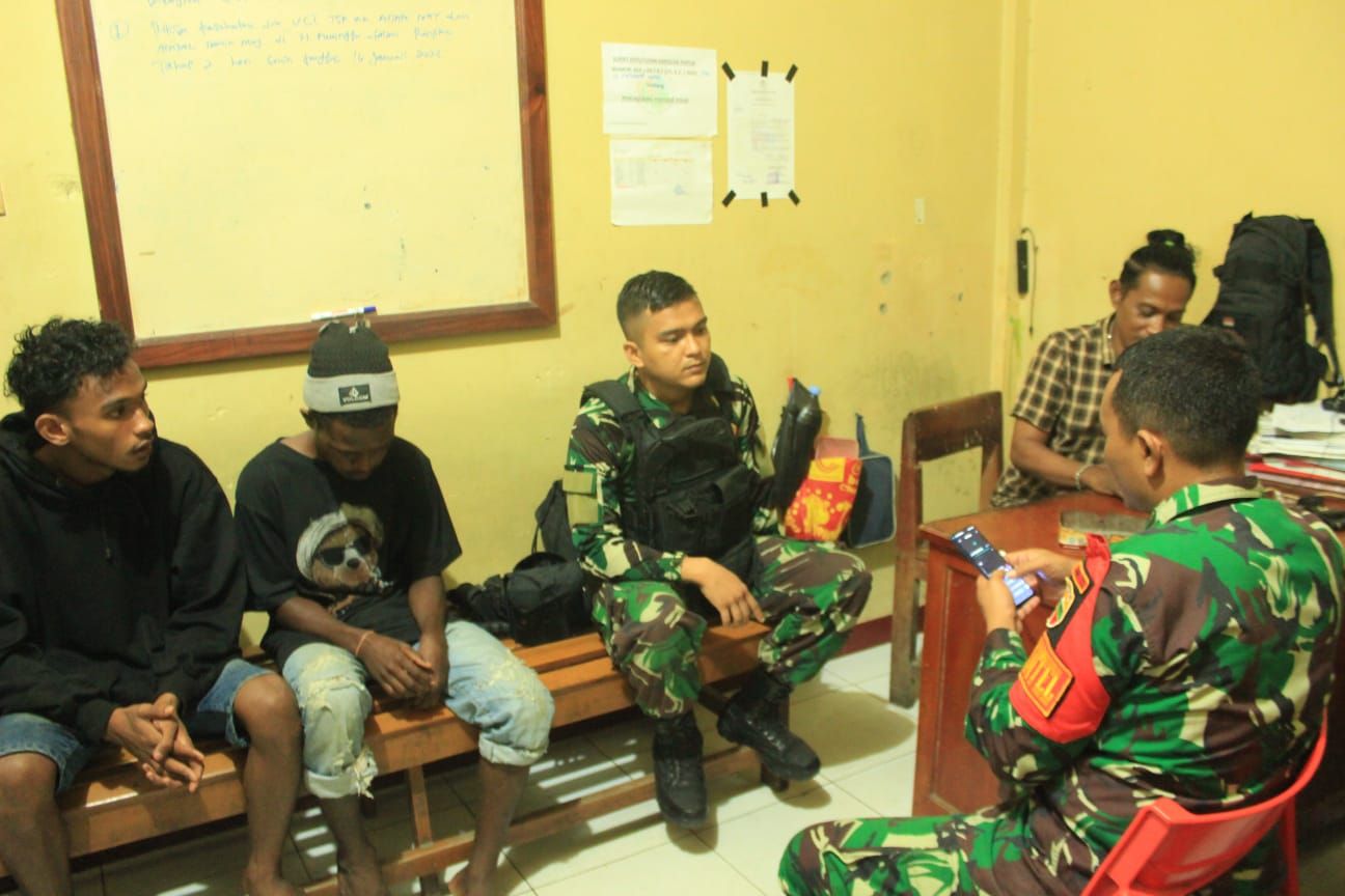Patroli gabungan Satuan Tugas (Satgas ) pengamanan perbatasan (Pamtas)  RI-PNG Yonif 132/BS, berhasil menggagalkan upaya peredaran 500 gram ganja dii Jalan Trans Jayapura-Wamena.