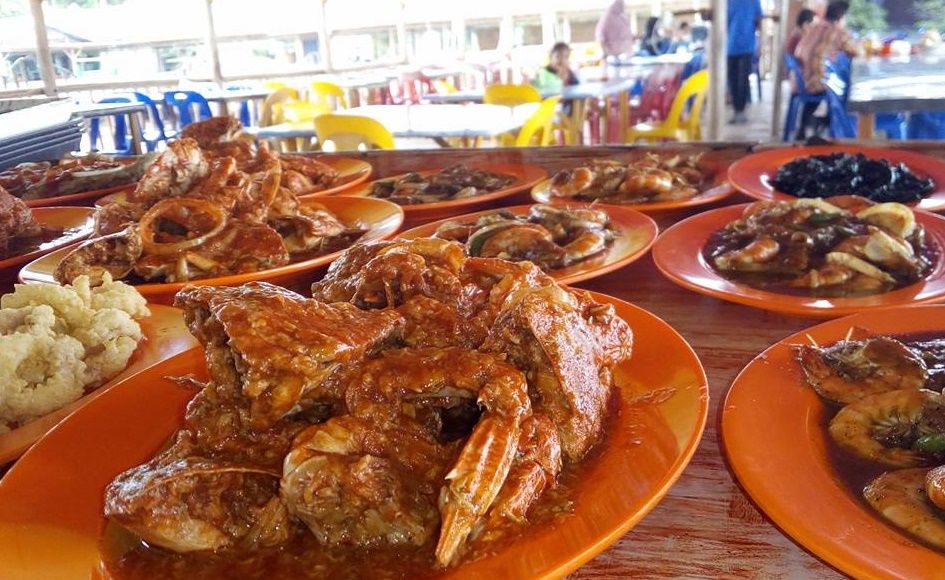 Berikut tujuh tempat makan seafood enak dan terkenal di Kota Batam yang menyajikan aneka olahan sari laut.