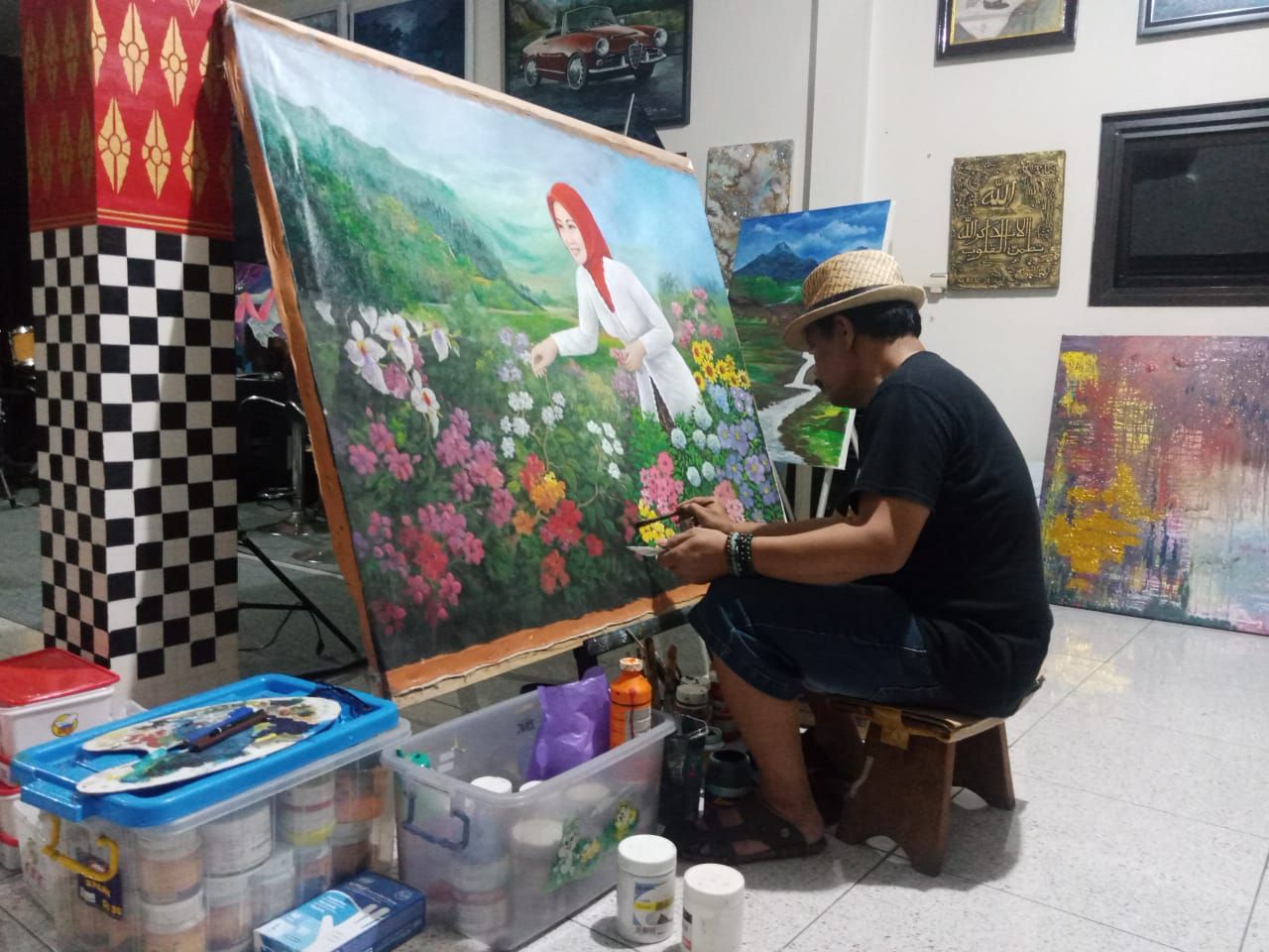 Lukisan Imaji Barong karya R Cahyadi keur pamerkeuneun dina pameran sa Asia Tenggara. /Galura/Sopandi