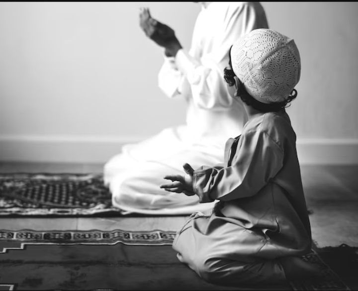Jadwal sholat hari ini beserta doa 'Kebaikan Dunia Akhirat Sepanjang Hari' lengkap lafal tulisan Bahasa Arab, Latin dan terjemahannya