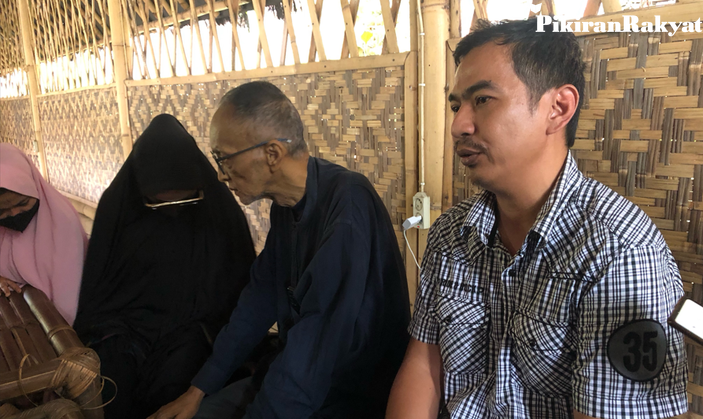 Pengemudi Mobil Audi, Sugeng Guruh Utama, menjelaskan kronologis Kejadian tabrak lari, Mahasiswi Unsur Selvi Amalia Nur'ani di Jl. Raya Bandung, Jum'at, 27 Januari 2023.