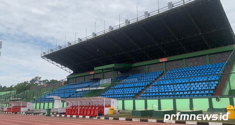 Tribun utama Stadion Siliwangi.