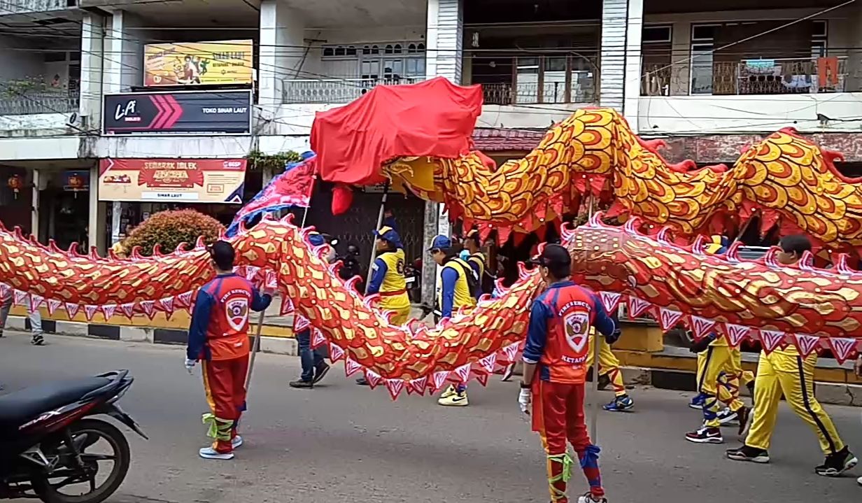 Mengenal Ritual Naga Buka Mata dalam Perayaan Cap Go Meh 2023, Lengkap dengan Jadwal dan Rute karnaval naga di Ketapang, Kalimantan Barat