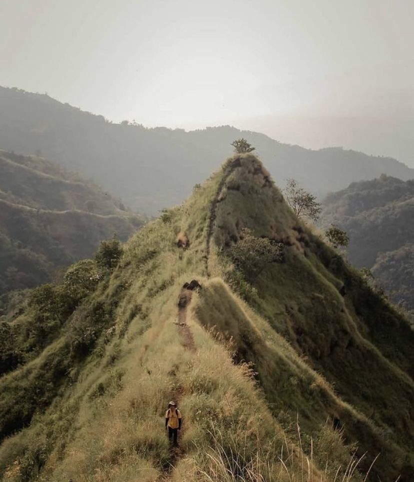 Gunung Tumpeng Sukabumi/Instagram/@infoujunggenteng_