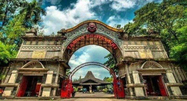Taman Hiburan Rakyat Sriwedari/Instagram/@dunialoka.id