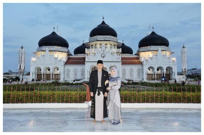 Jadwal sholat beserta doa tolak miskin dan ilmu dilengkapi tulisan dan lafal Bahasa, serta terjemahannya Bahasa Indonesia