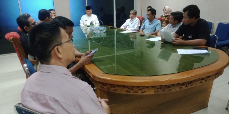 Audiensi antara pendemo dengan Pemkab Musi Rawas.