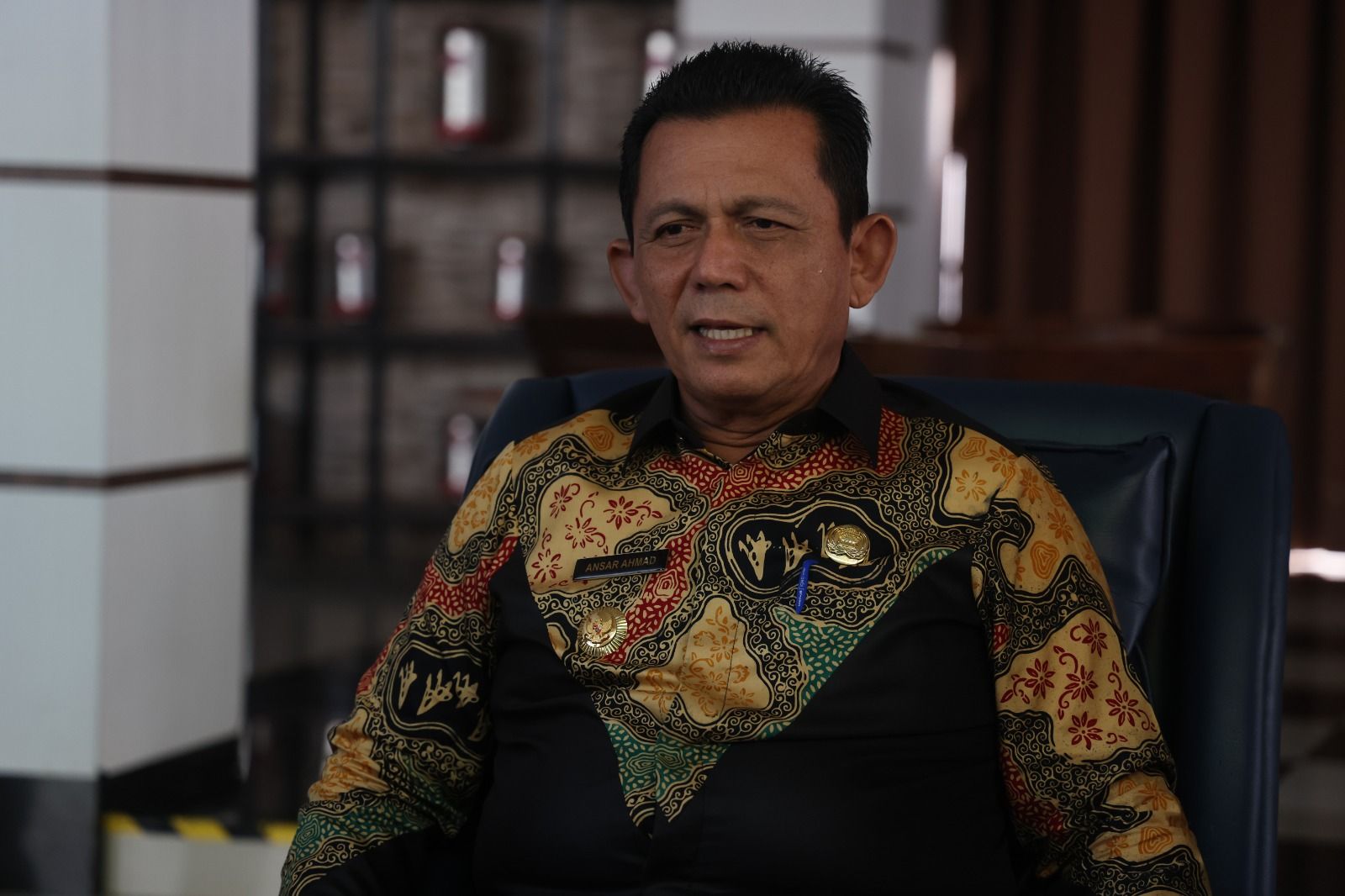 Gubernur Kepri Ansar Ahmad saat di kantor Gubernur Kepri di Dompak.  Inflasi Kepri di Januari Tahun ini Membaik, Lebih rendah Dibanding Inflasi Nasional. 