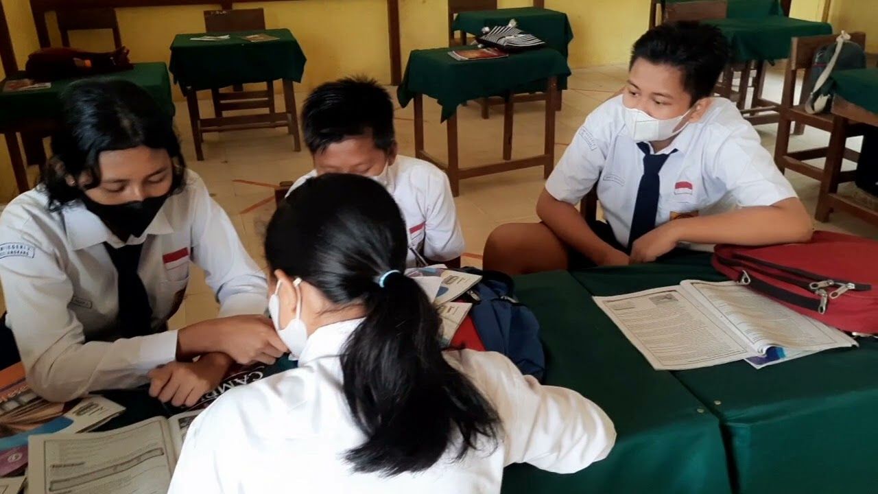 SMP terbaik di Kabupaten Sanggau Kalimantan Barat nilai Kemendikdub./Tangkapan layar sekolah Youtube.com/Dede Jalaludin