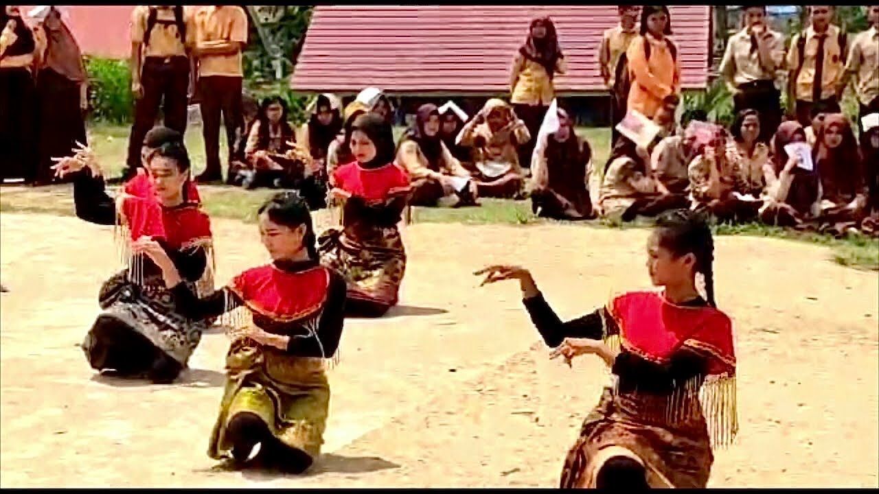SMP terbaik di Kabupaten Sintang Kalimantan Barat nilai Kemendikdub./Tangkapan layar sekolah Youtube.com/ Veronika Heni