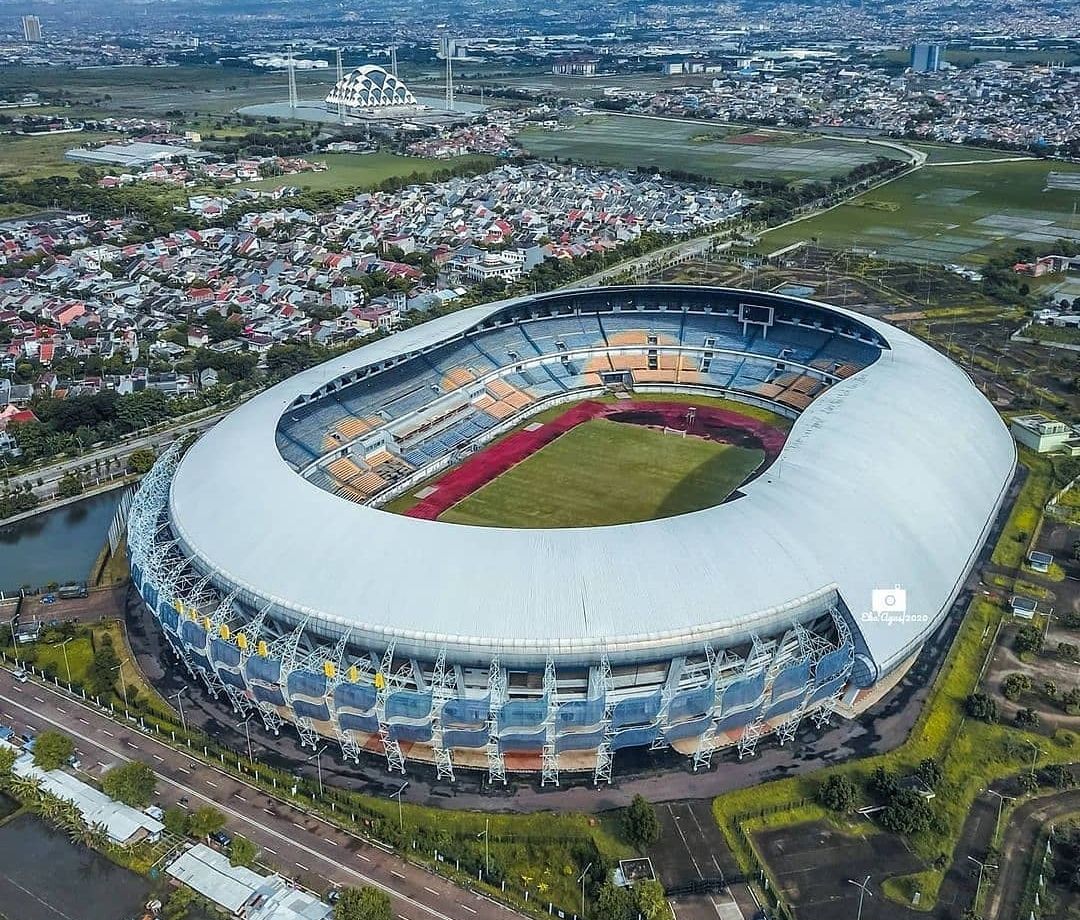 Kabar terbaru Persib Bandung hari ini, akhirnya laga antara Persib vs PSS Sleman digelar di Stadion GBLA dihadiri para bobotoh 