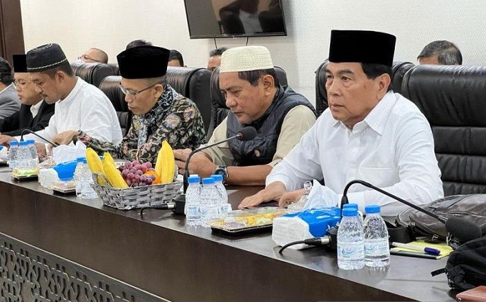 Anggota Komisi VIII DPR RI Achmad (paling kanan) saat melakukan kunjungan kerja dan rapat bersama Panitia Kerja (Panja) Komisi VIII DPR RI dengan pihak penyelenggara haji di Arab Saudi, Kamis (2-2-2023).