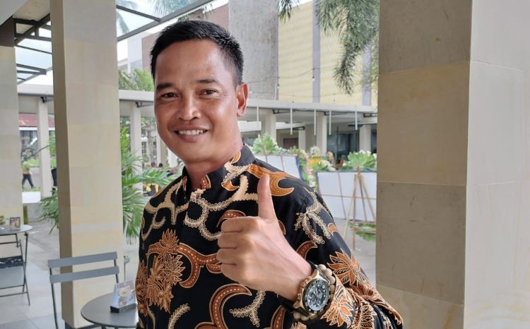 Ketua Formatku, Atang