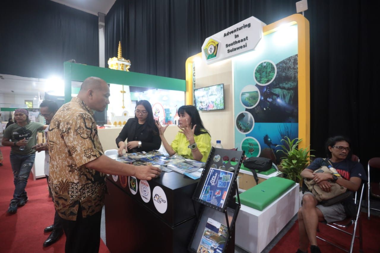 Stand pameran Dinas Pariwisata(Dispar) Sultra 'mejeng' di pagelaran ASEAN Tourism Forum (ATF) di Yogyakarta. 