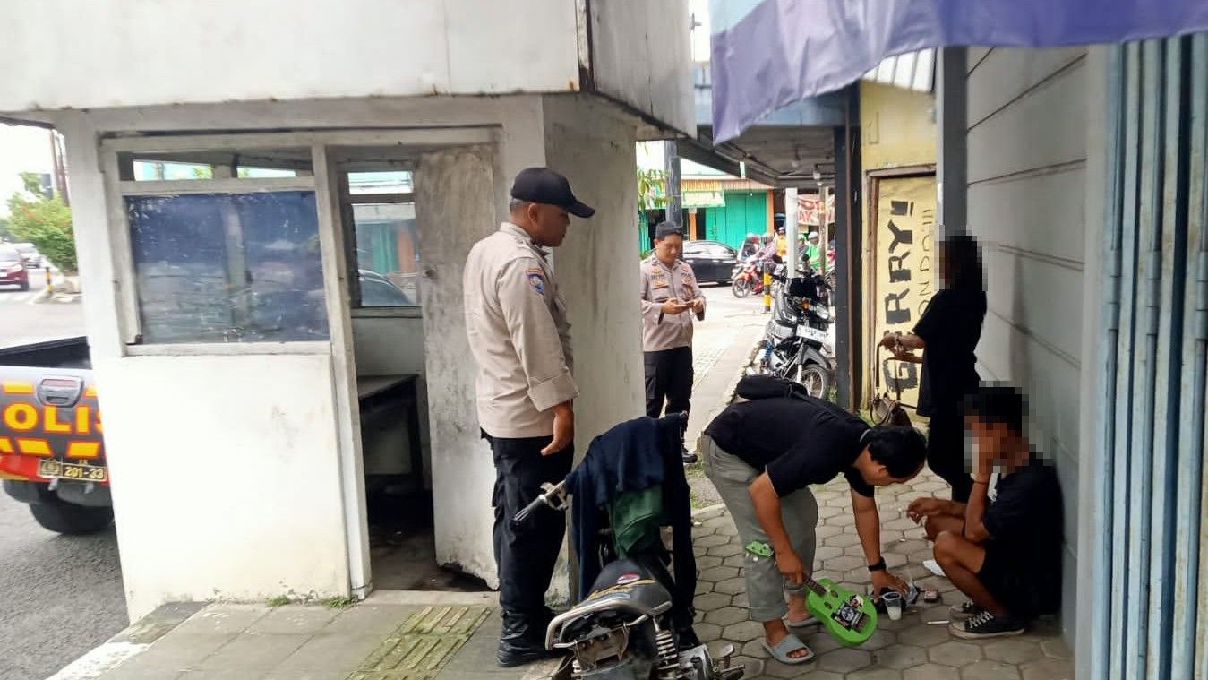 Polsek Purbalingga Amankan Dua Pengamen yang Sedang Asyik Pesta Miras