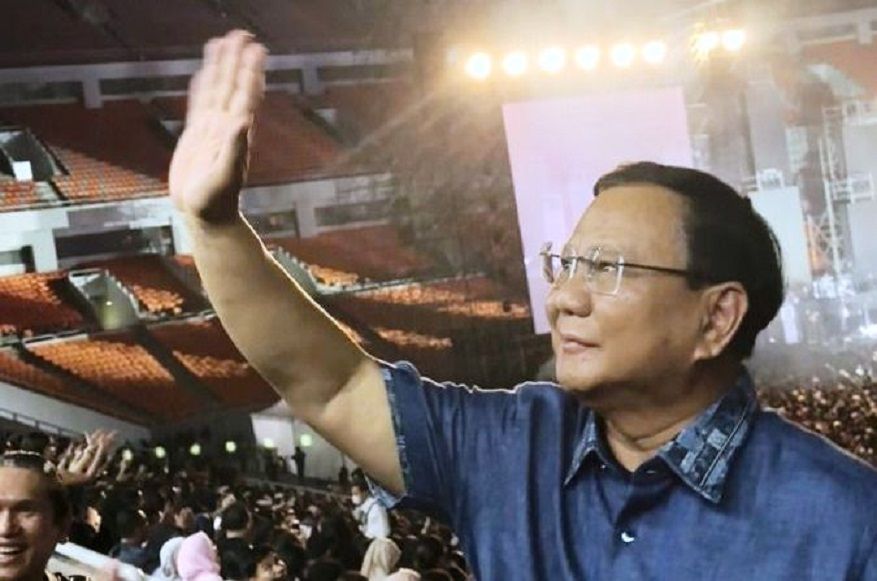 Menhan Prabowo Subianto di konser Pesta Rakyat 30 Tahun Dewa 19, di Jakarta International Stadium (JIS), Sabtu (4/1/2023). Foto: akun pribadi Prabowo