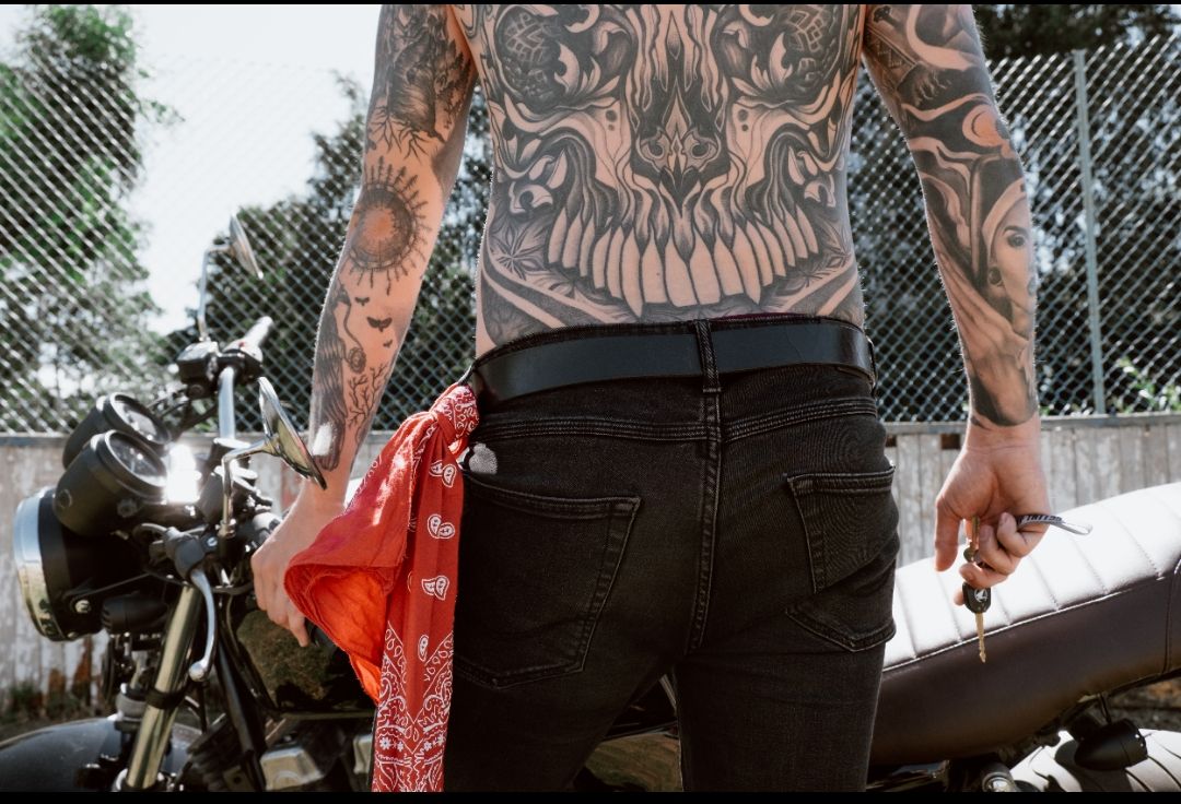 Bagaimana hukumnya memakai tatto dalam islam