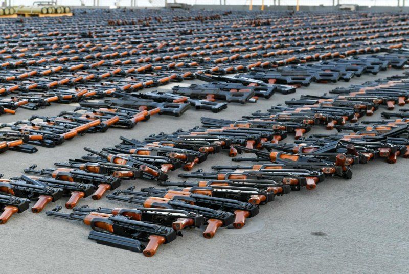 Lebih dari 3.000 senapan serbu dan 578.000 butir amunisi dicegat di Teluk Oman pada 15 Januari, CENTCOM melaporkan.  