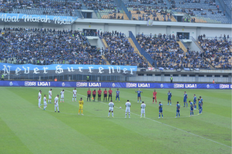Persib vs PSS Sleman di Stadion Gelora Bandung Lautan Api (GBLA), Minggu 5 Februari 2023.